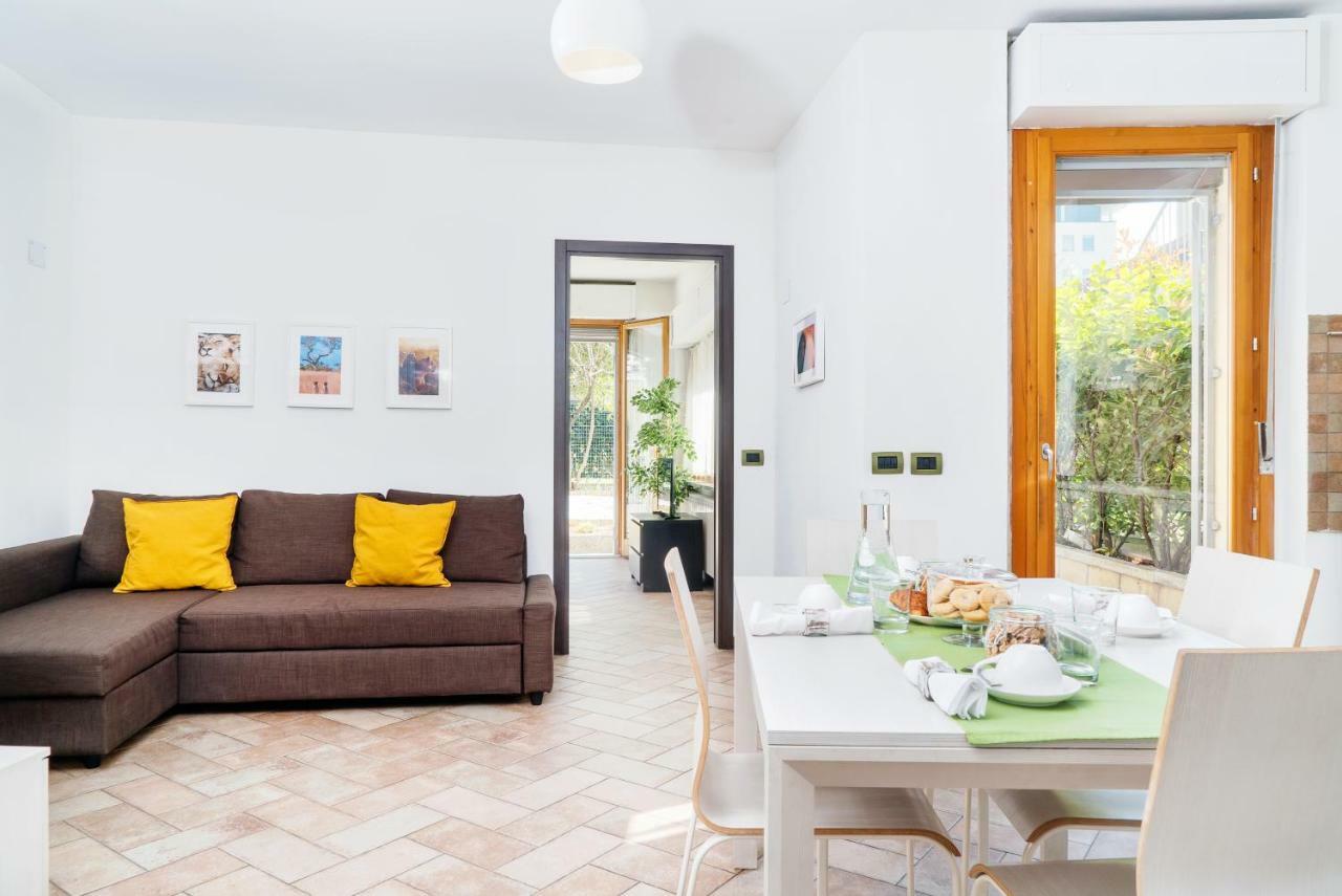 מילאנו Four Bedroom Villa Near Metro מראה חיצוני תמונה